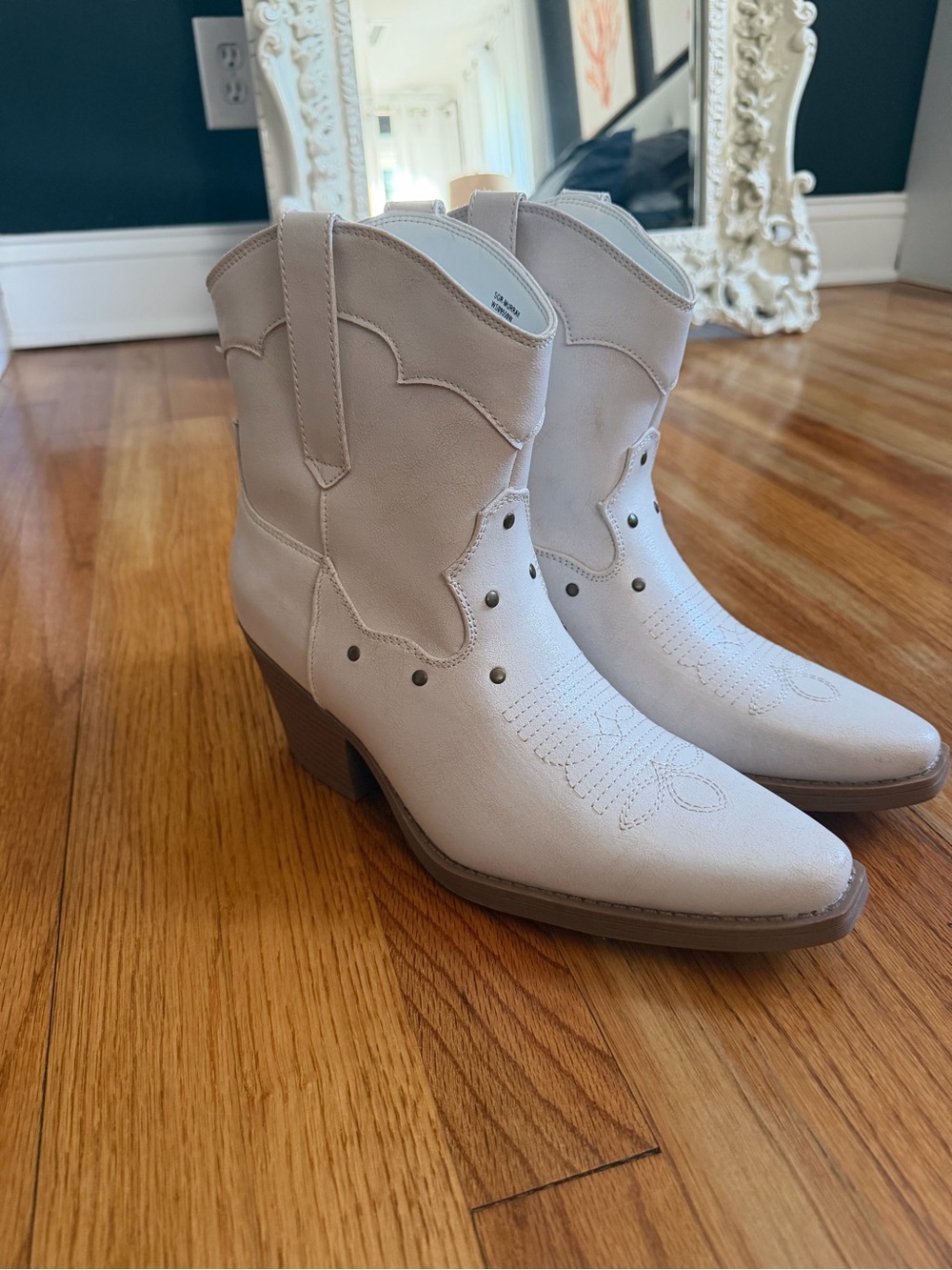 Women's White Western Ankle Boots - Coastal Cowgirl